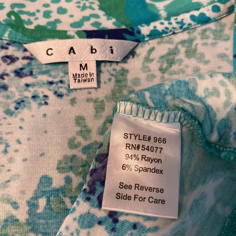 CAbi Top. Size M. - Picture 4 of 5